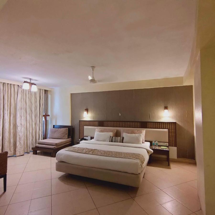 Silverador Resort Thane Exterior photo