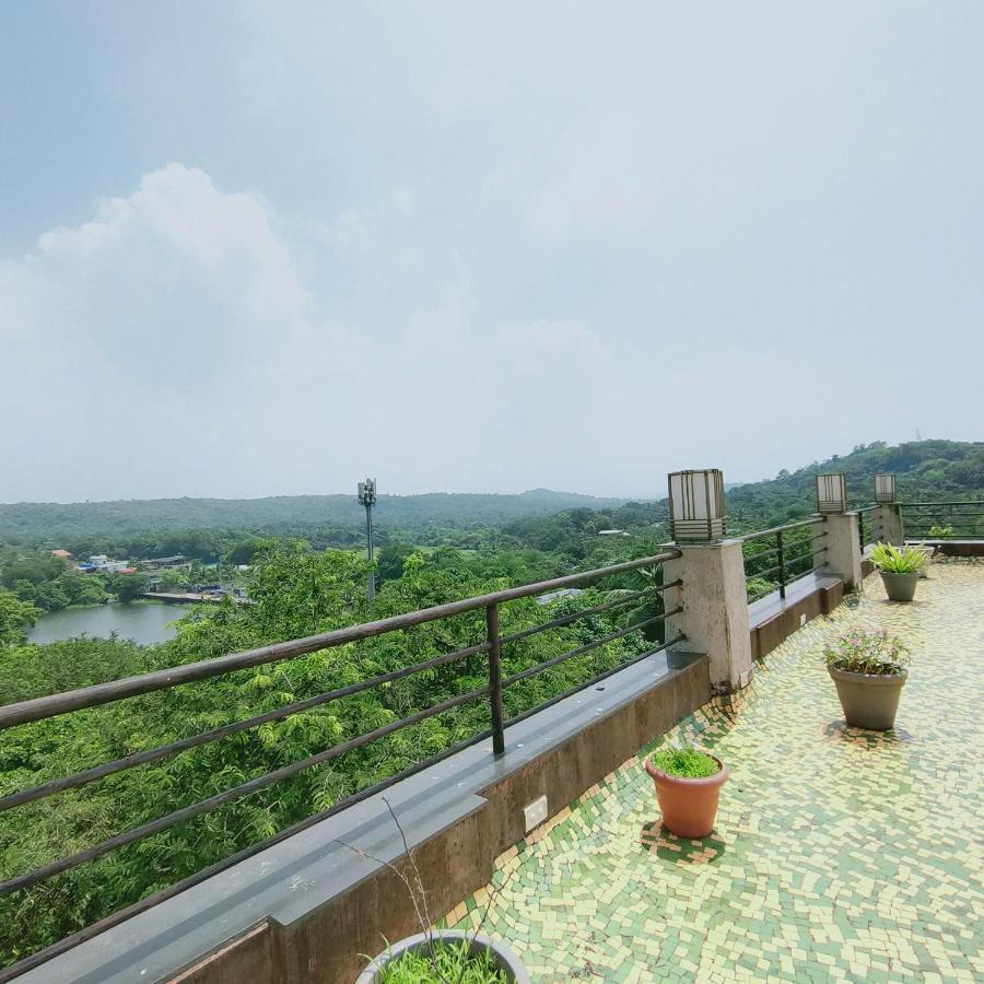 Silverador Resort Thane Exterior photo